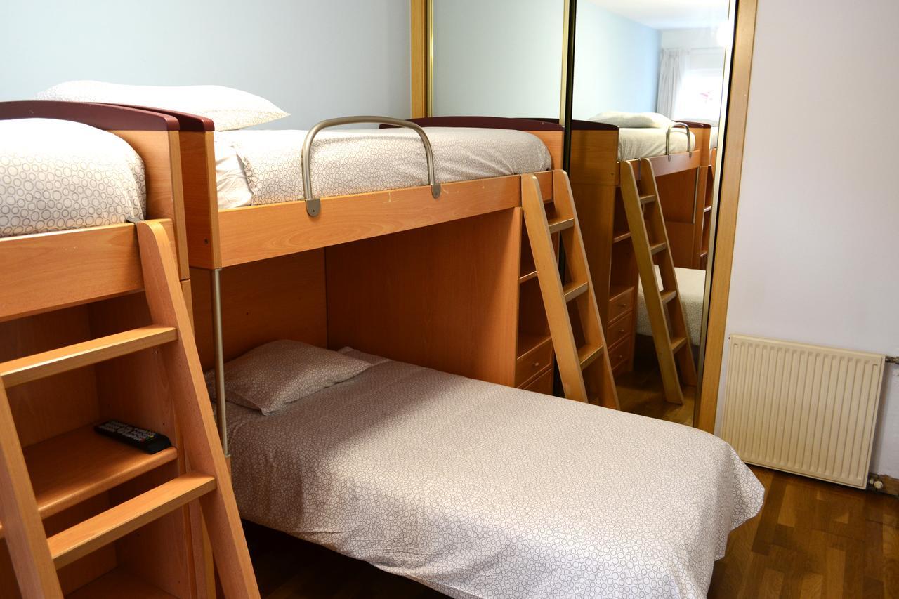 لوغو Hostal Lucus المظهر الخارجي الصورة