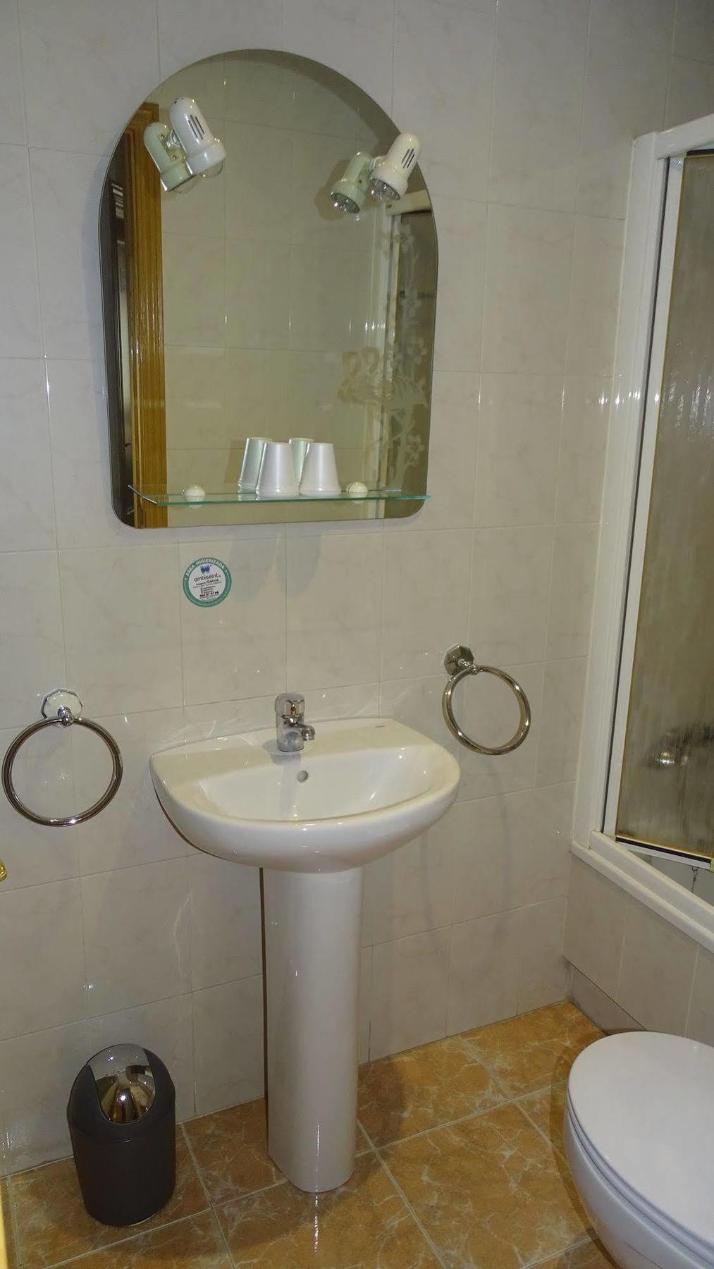لوغو Hostal Lucus المظهر الخارجي الصورة